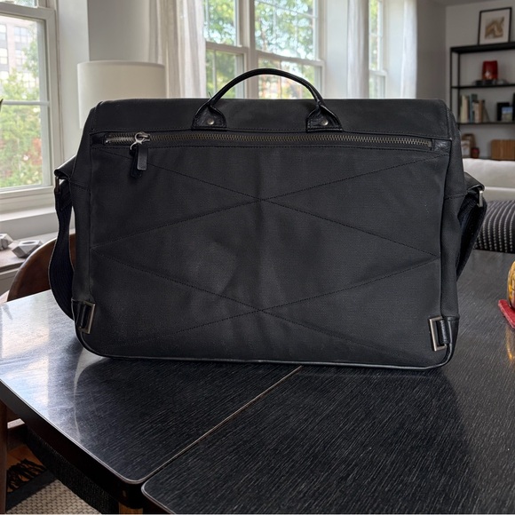 Timbuk2 Black Commuter Messenger Bag - Picture 3 of 10